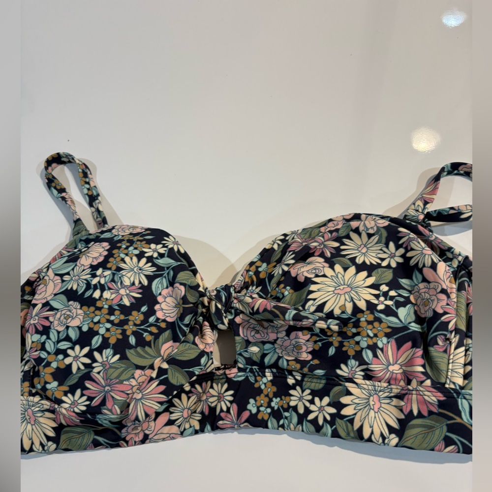 KONA SOL Floral Print with navy blue background Bikini Top EUC